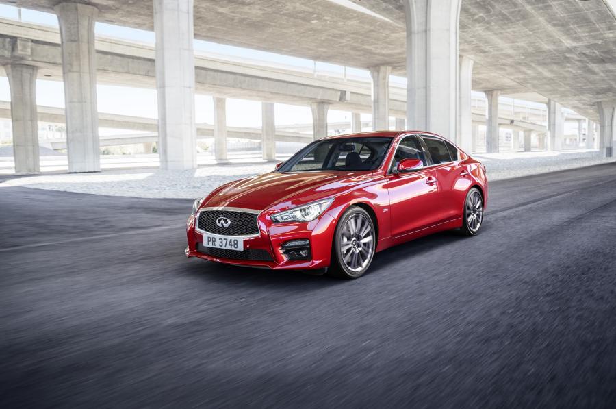  Infiniti Q50 Red Sport 400 2016 года  (NA) (фото 11 из 36)